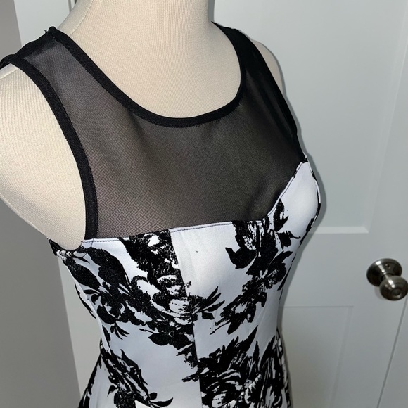 B&W Floral Dress - Picture 3 of 4